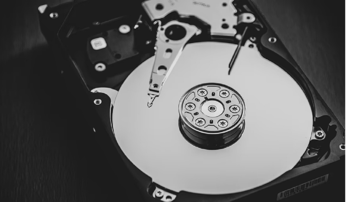 Reviewing Different Media for Long-Term Storage of Digital Data